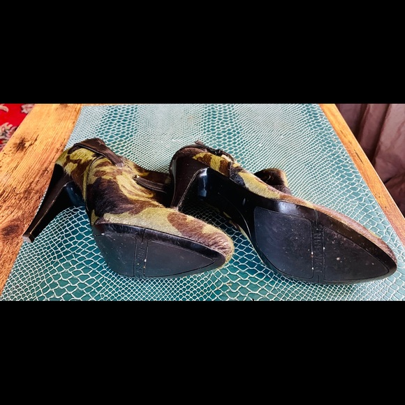 Nine West pony hair & leather camouflage- print bootie size 6 M - Picture 4 of 10